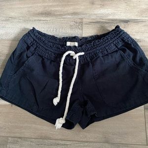 SOLD Shorts roxy black xs
